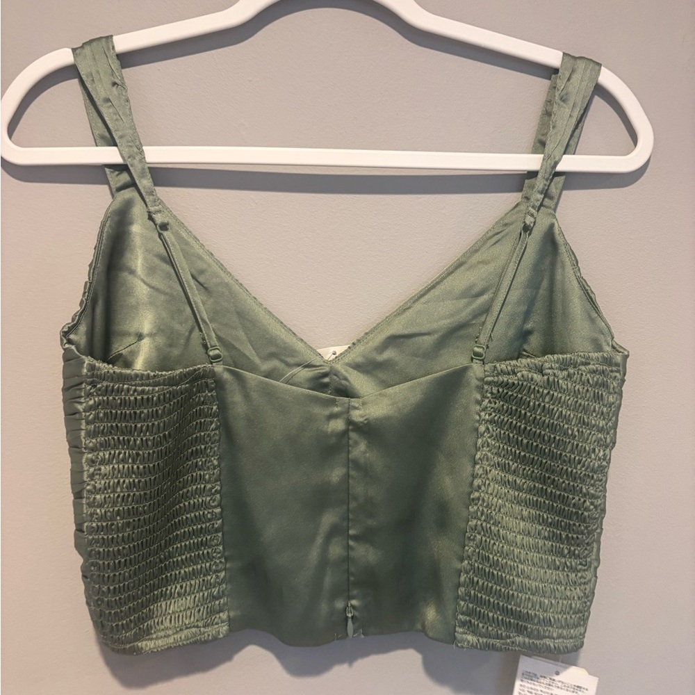 Women's Satin Sage Green Pleated Crop Top Abercrombie & Fitch - Size Medium NWT - Picture 8 of 9